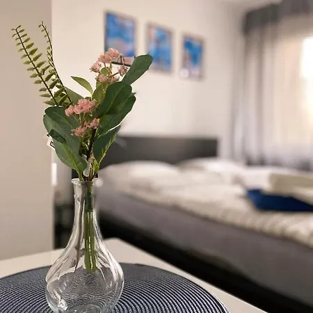 Twarda 66 W Centrum Warszawy Pensjonat *