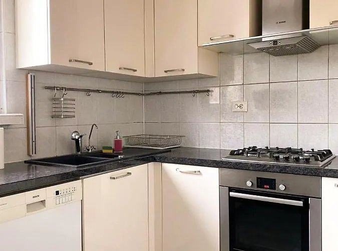 Konukevi Twarda 66 W Centrum Warszawy