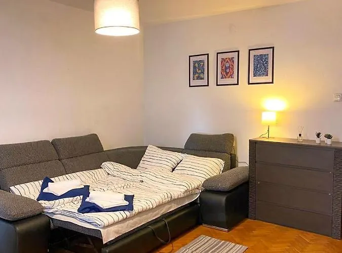 Konukevi Twarda 66 W Centrum Warszawy Varşova