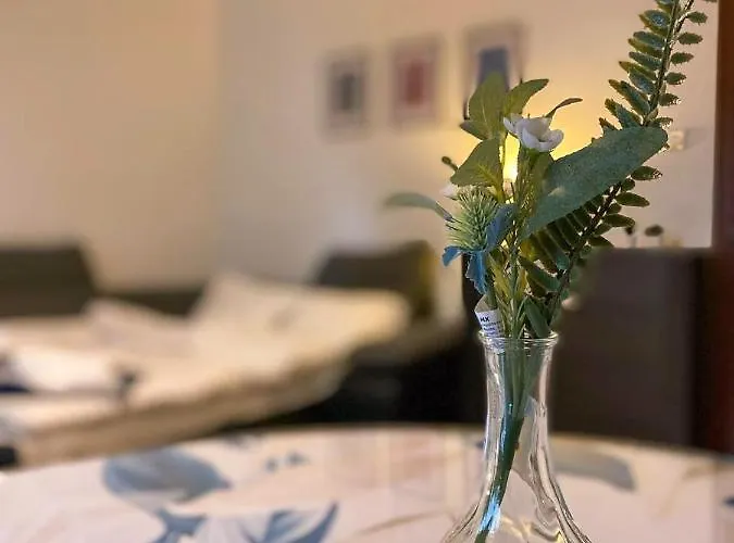 Konukevi Twarda 66 W Centrum Warszawy Varşova